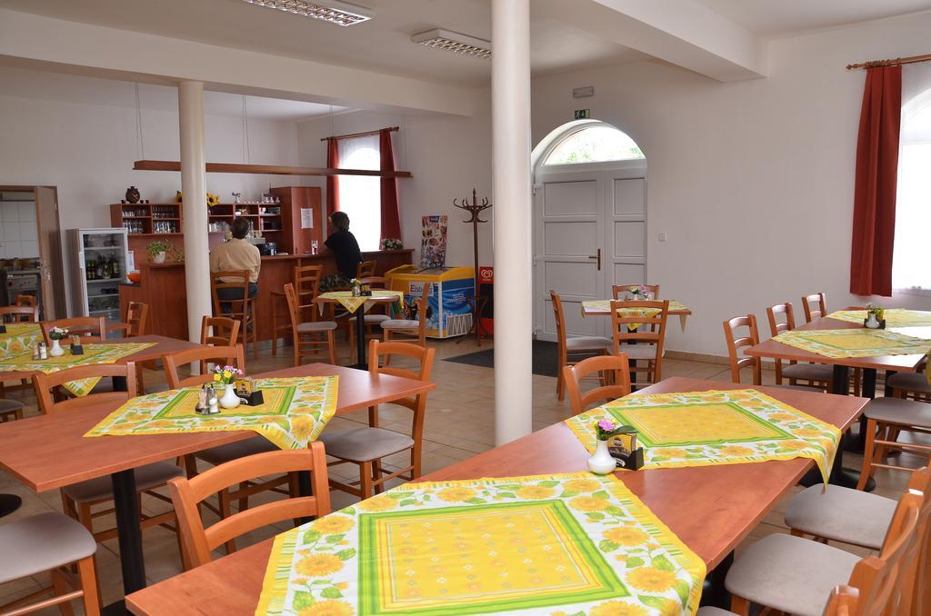 Růženy Hotel Hustopeče